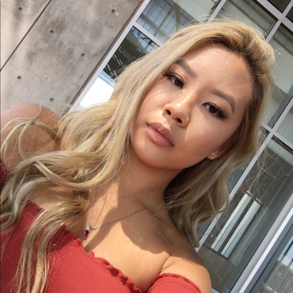 Profile Picture of Audrey Choummanivong (@achoummanivong) on Poshmark