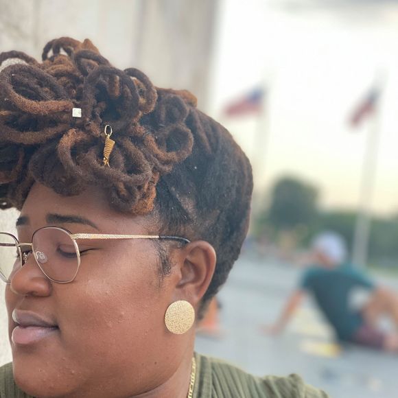 Profile Picture of Miranda Shaheed (@mandirings) on Poshmark