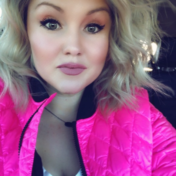 Profile Picture of Kimberly Delapiedra (@kdeli10161) on Poshmark