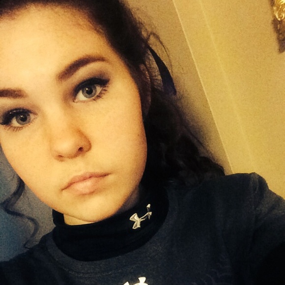 Profile Picture of Christa Baliles (@christab5) on Poshmark