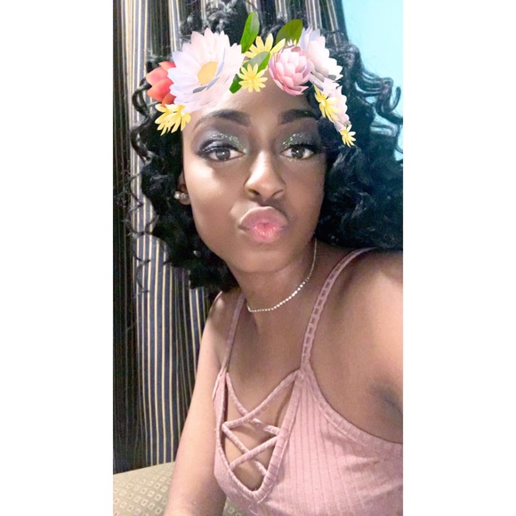 Profile Picture of Andreanna Robinson (@andreannarobin) on Poshmark