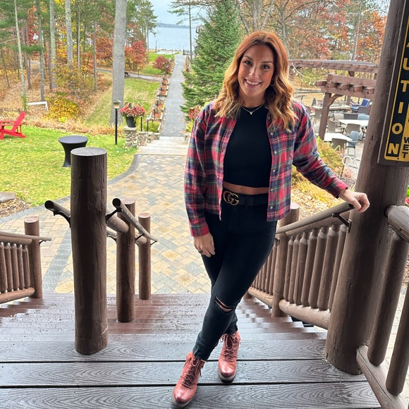 Profile Picture of Danielle Gantt (@danibrianni) on Poshmark