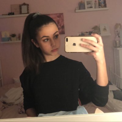 Profile Picture of Julia Kohut (@juliaxkohut) on Twitter