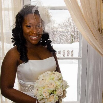 Profile Picture of Robin Stout (@Love_LOandEM) on Twitter