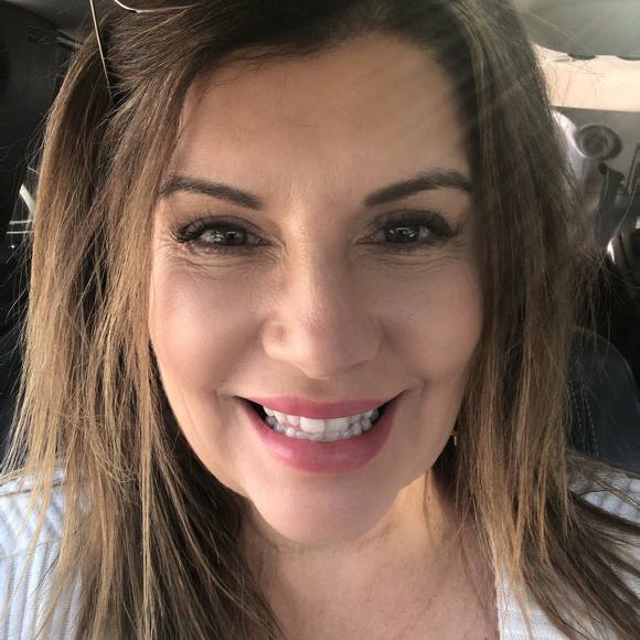 Profile Picture of Lisa Massingill (@cakegirlntx) on Poshmark