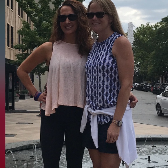 Profile Picture of Julie Byrom (@juliemb5) on Poshmark
