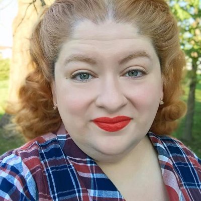 Profile Picture of Miss Nancy (@MizAppleBlossom) on Twitter