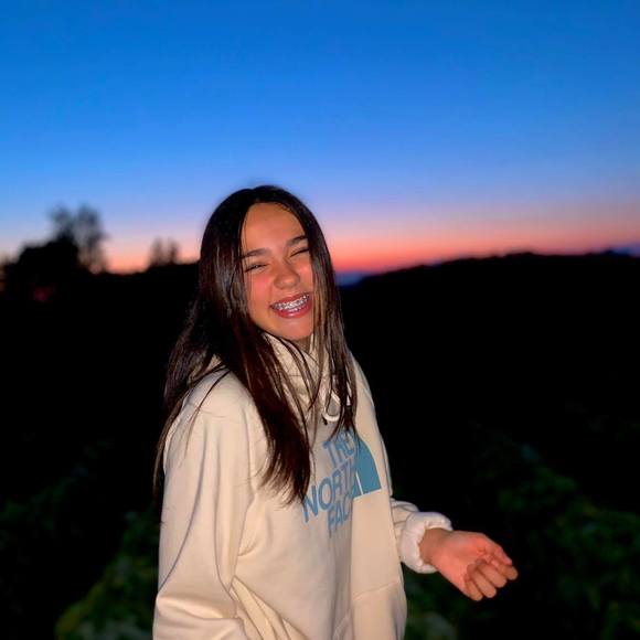 Profile Picture of Alexia Lamothe (@alelamothe) on Poshmark