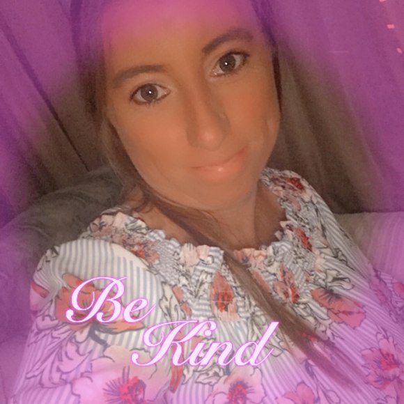 April Coradi - Poshmark Profile Picture of April Coradi (@shorty111384) on Poshmark