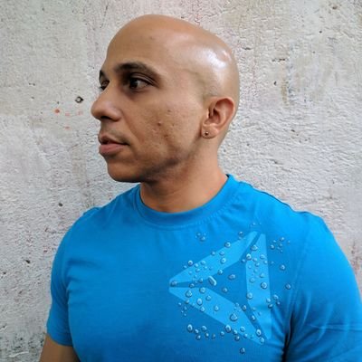 Profile Picture of Santosh Singh (@santoshsingh79) on Twitter