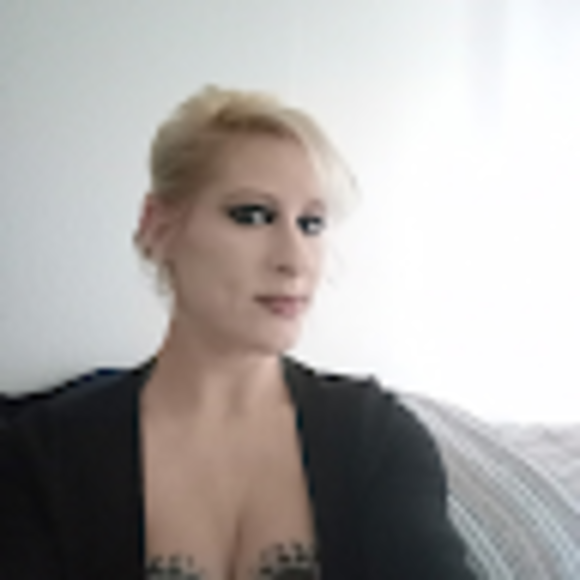 Profile Picture of Heather Nimchuk (@nimchukheather) on Poshmark