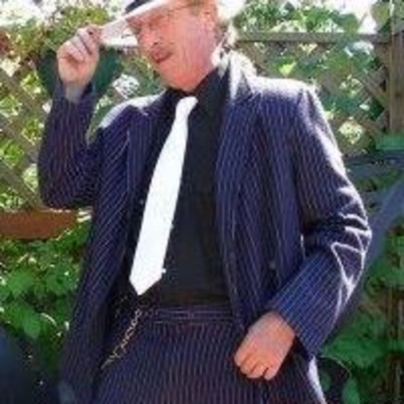 Profile Picture of Jeff Dwor (@jmdwor) on Poshmark