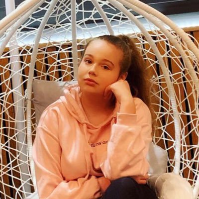 Profile Picture of Sister Zoe ☆ (@Zoeee_99) on Twitter