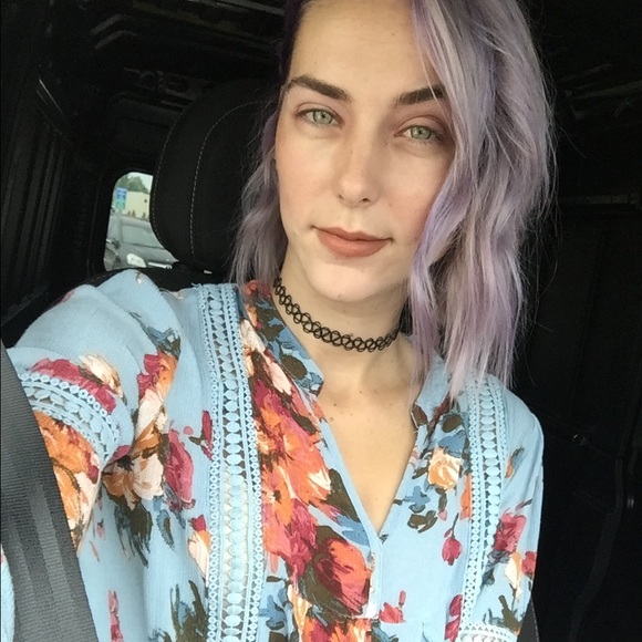 Profile Picture of Christa Hovers (@christaaa89) on Poshmark