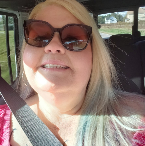 Profile Picture of Brentandcindy Douglas (@cindydouglas66) on Poshmark