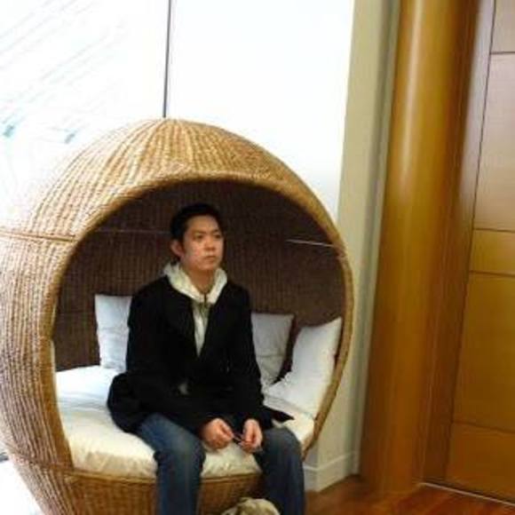 Profile Picture of Joe Su (@joe_su) on Poshmark