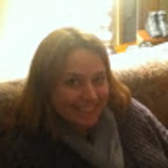 Profile Picture of Danielle Mack (@danipmack) on Poshmark