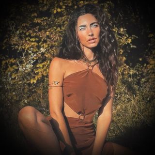Profile Picture of Estelle ꩜ Wild Yoga (@somewherewithestelle) on Instagram
