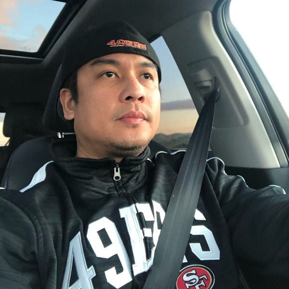 Profile Picture of Jeffrey Lopez (@jeffrey1105) on Poshmark