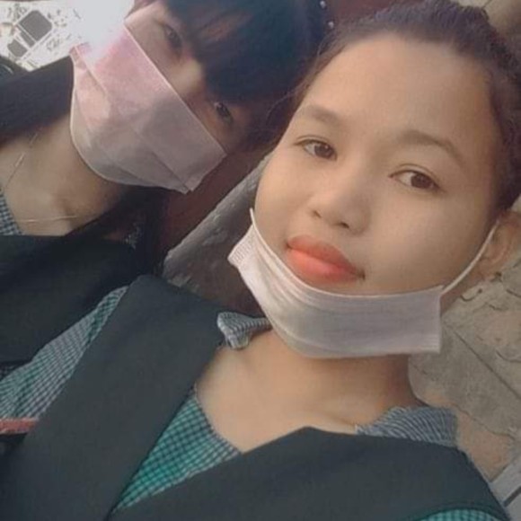 Profile Picture of Angting Meska (@angting) on Poshmark