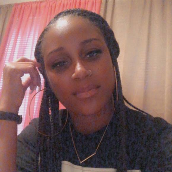 Profile Picture of Dominique Allen (@shatrell01) on Poshmark