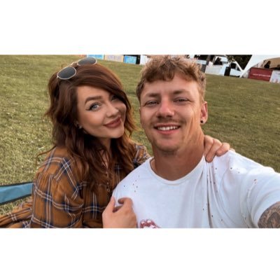 Profile Picture of Sacha Roseanne (@sacharoseannex) on Twitter
