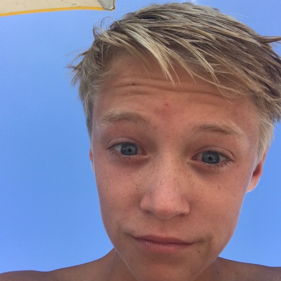 Profile Picture of Connall Maroney (@cmaroney467) on Poshmark