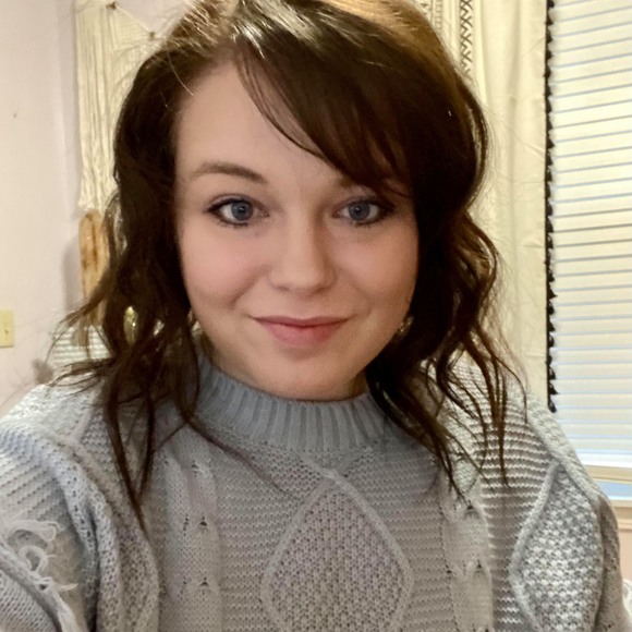 Profile Picture of Shelby Kunkler (@skunkler) on Poshmark