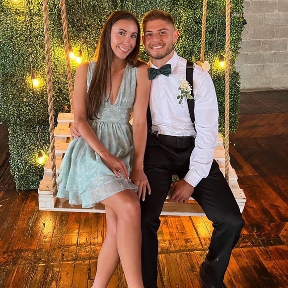 Profile Picture of Chloe Christopher (@chloechristophe) on Poshmark