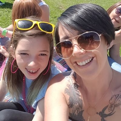 Profile Picture of Michelle Edmunds (@mummaedmunds) on Twitter