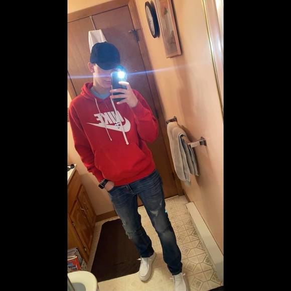 Profile Picture of Macy Muleski (@macy_muleski28) on Poshmark