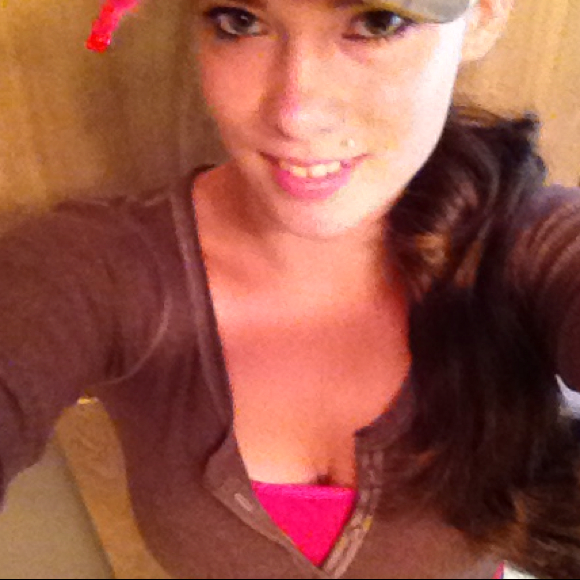 Profile Picture of Brigitte Belcher (@bbb0214) on Poshmark
