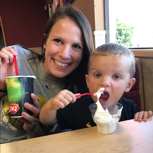 Profile Picture of Rachel Friemel (@rachelfriemel) on Poshmark