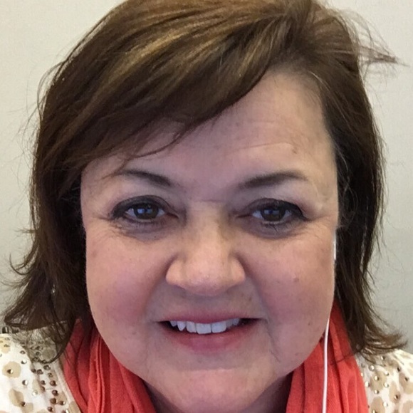 Profile Picture of Leanne Campbell (@johnleanne1127) on Poshmark
