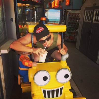 Profile Picture of Peter Carlson (@peteology) on Twitter
