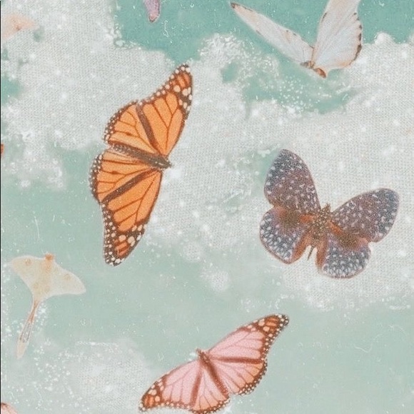 Profile Picture of Alexa Burns (@lexamckenzie) on Poshmark