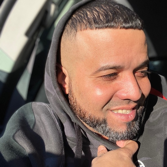 Profile Picture of Luis Galindez (@lgalindez2003) on Poshmark