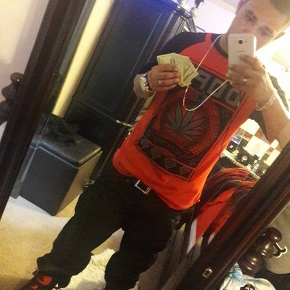 Profile Picture of Daniel Gonzales (@elchapogzman) on Poshmark