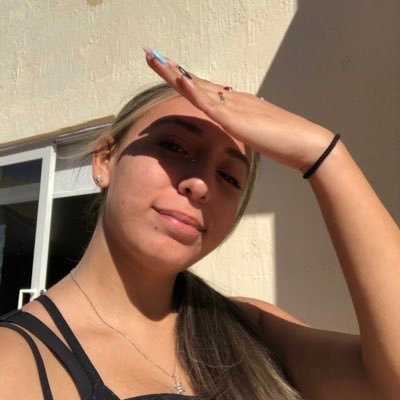 Profile Picture of Samantha Bermudez (@SamanthaBermu18) on Twitter