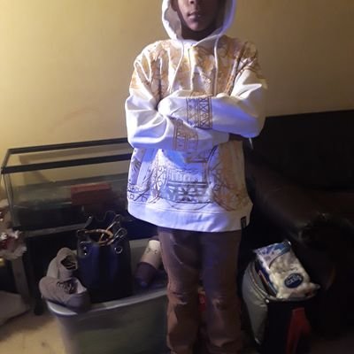 Profile Picture of Looking For Good Girl For 1000 Thousand Dollars (@Matthew90280971) on Twitter