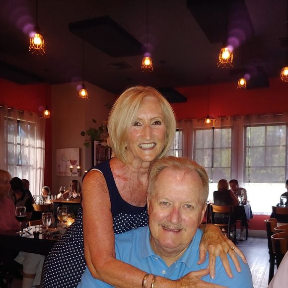 Profile Picture of Dixie Kuntz (@dixiekuntz1) on Poshmark