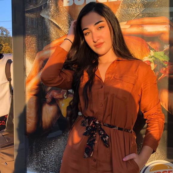 Profile Picture of Salma Benchekroun (@salmabenchekrou) on Poshmark
