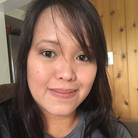 Profile Picture of Karla Baxter (@karlabaxter27) on Poshmark