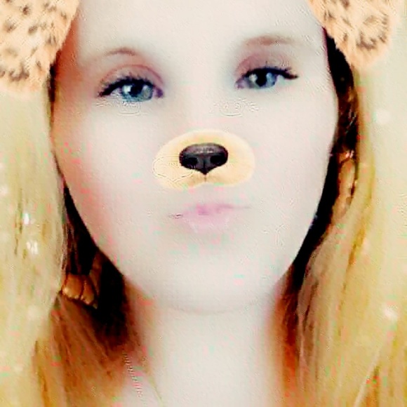 Profile Picture of Melissa Onysko (@melly42090) on Poshmark