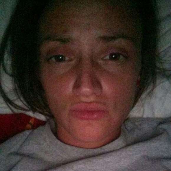 Profile Picture of Lindsey Schultz (@lindseyss) on Poshmark