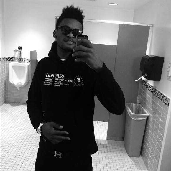 Profile Picture of Olisa Nwachie (@yahboyo) on Poshmark