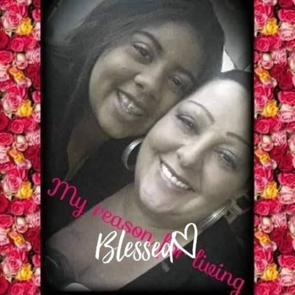 Profile Picture of Tammy Sterzer (@tambam2332) on Poshmark