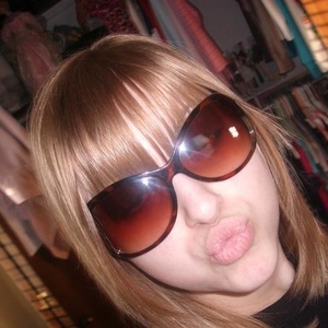 Sami Niswander - Myspace Profile Picture of Sami Niswander (@419706797) on Myspace