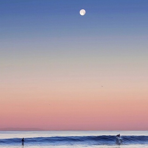 Profile Picture of Christine Brooker (@tinklystinkly) on Poshmark