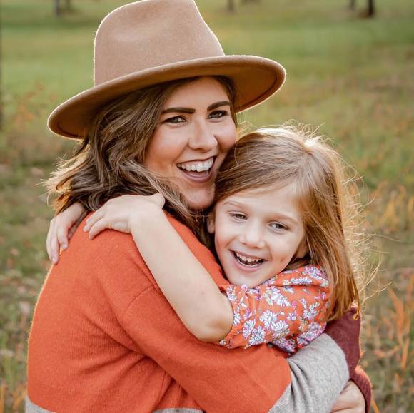 Profile Picture of Samantha Cleland (@samathor1) on Poshmark